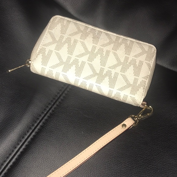 Michael kors wallet - Picture 4 of 7